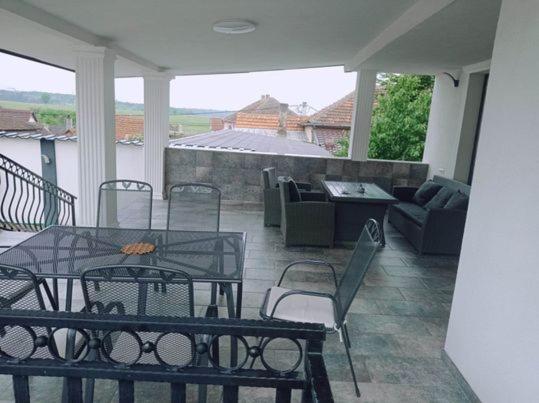 Casa Leahu Bed & Breakfast Baile 1 Mai Bagian luar foto