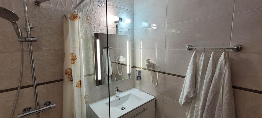 Casa Leahu Bed & Breakfast Baile 1 Mai Bagian luar foto