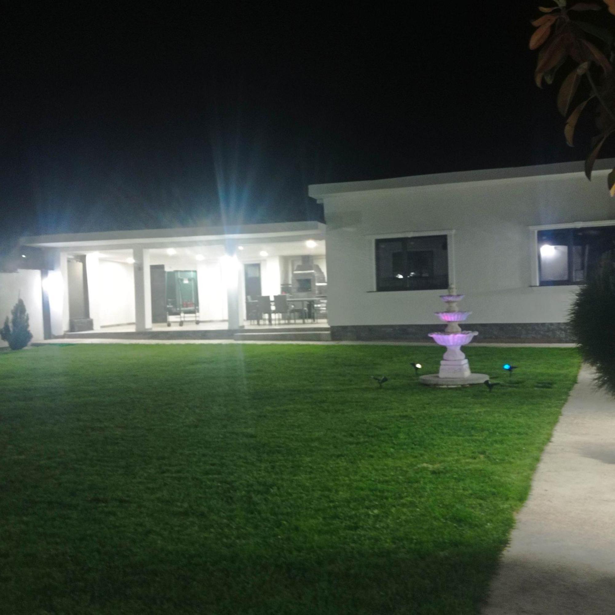 Casa Leahu Bed & Breakfast Baile 1 Mai Bagian luar foto